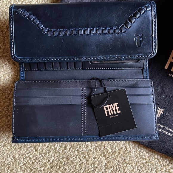 Frye Melissa Whipstitch Saddle Crossbody AND Matching Wallet - Picture 2 of 7